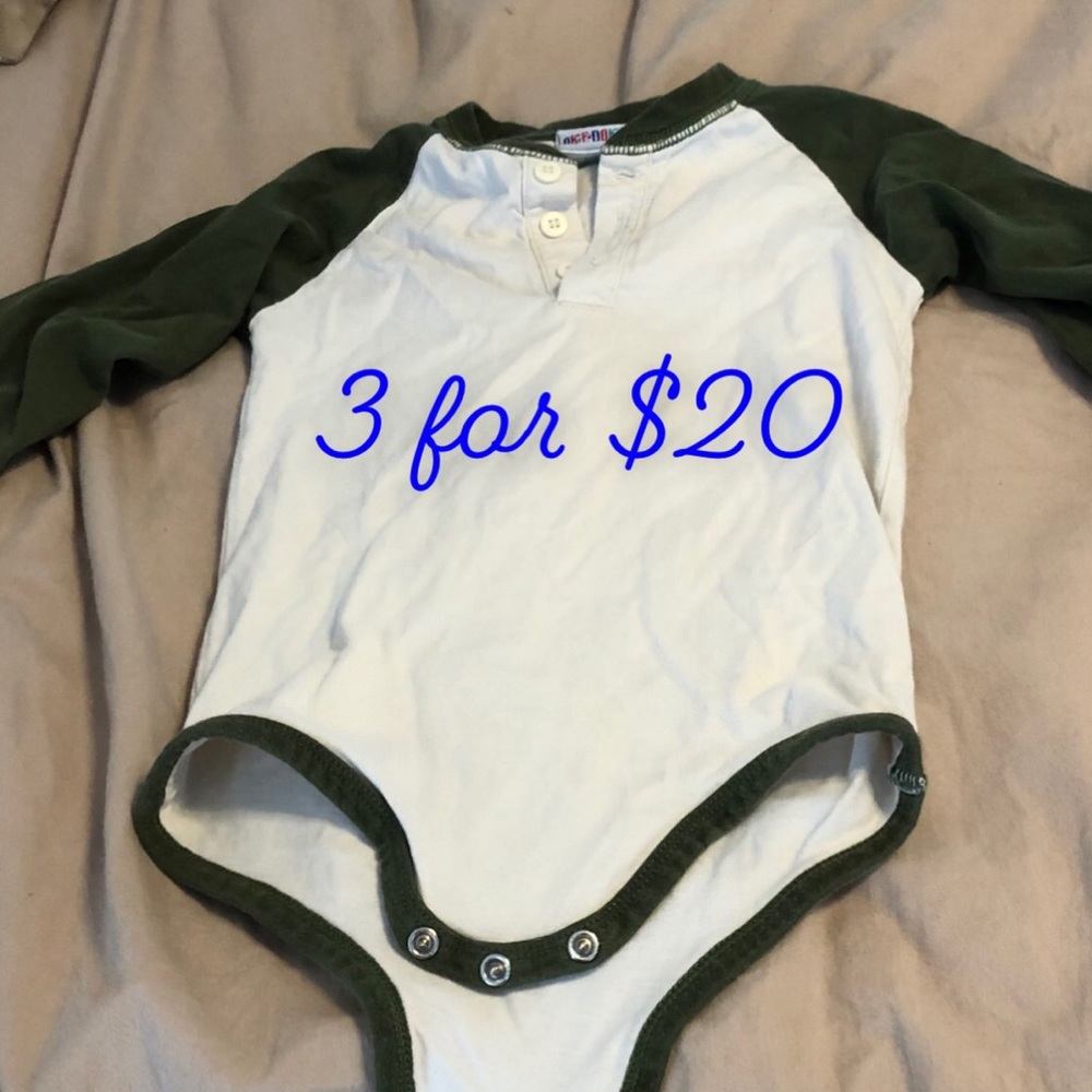 Okie Dokie long sleeve onesie 3itemsfor$20